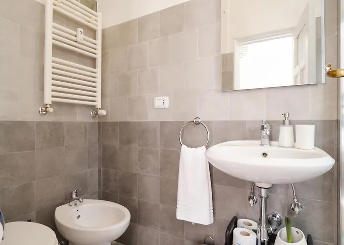 Vatican Domus By Buddyrent Apartment *